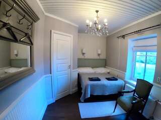 Гостевой дом Villa Kertelhof Guesthouse Кярдла Двухместный номер с 1 кроватью и собственной ванной комнатой-1